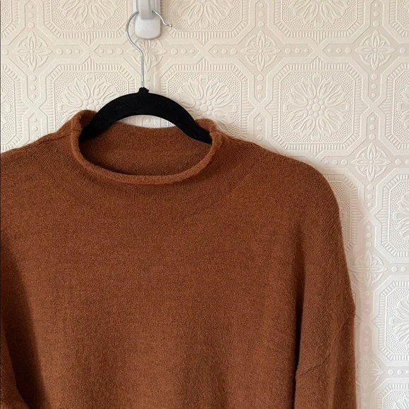 Mystree Women's Rollneck Sweater in Rich Brown Size Large - Picture 3 of 5